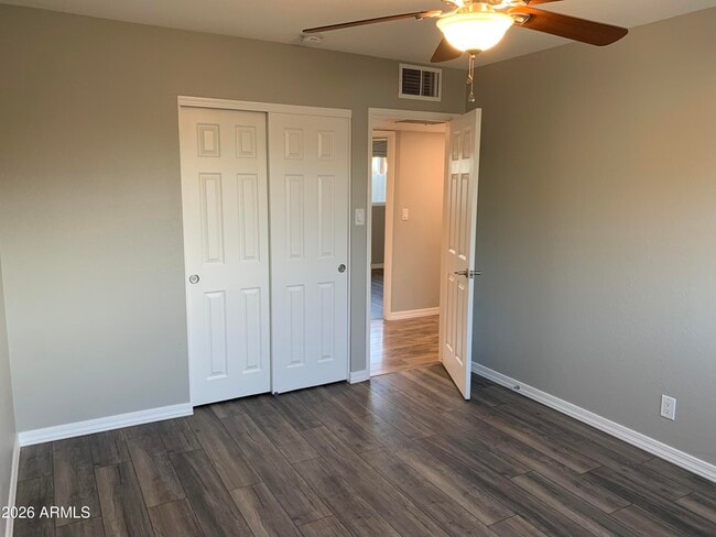 Building Photo - 7001 E Loma Land Dr