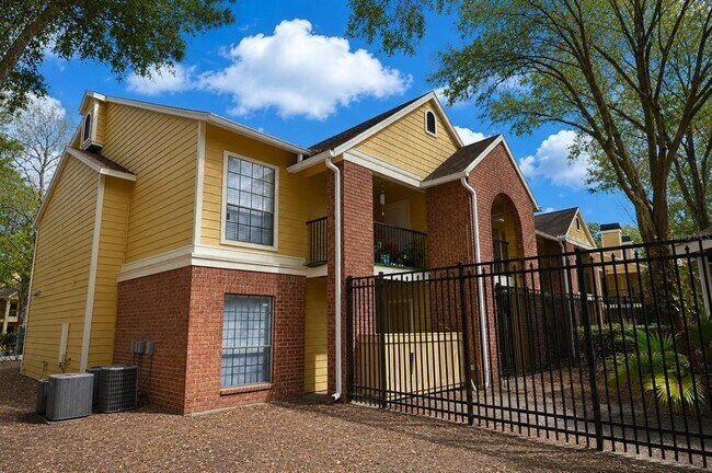 Building Photo - 8643 Mallard Reserve Dr