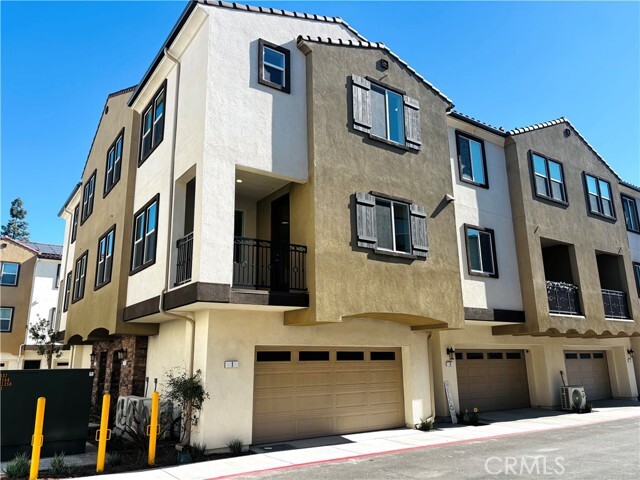 Building Photo - 2450 E Agave St