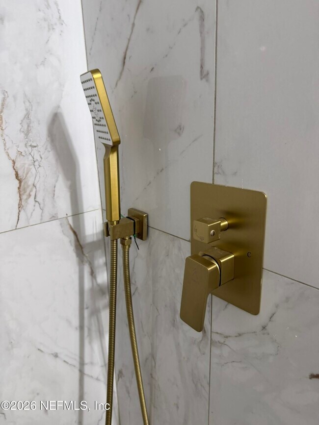 Building Photo - 85064 Radio Ave