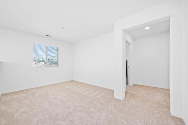 Building Photo - 36712 Summer Dain Ln