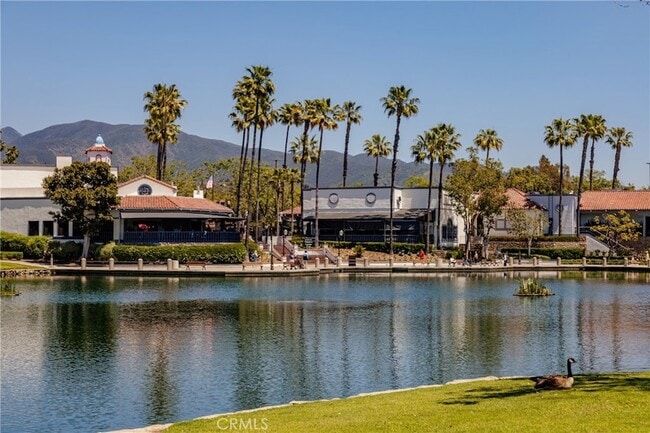 Building Photo - 225 Montana Del Lago Dr