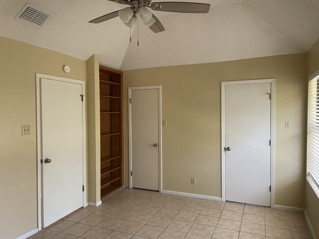 Building Photo - 8685 Northridge Loop