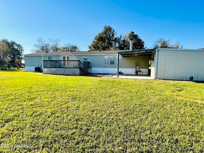 Building Photo - 1200 Post Rd