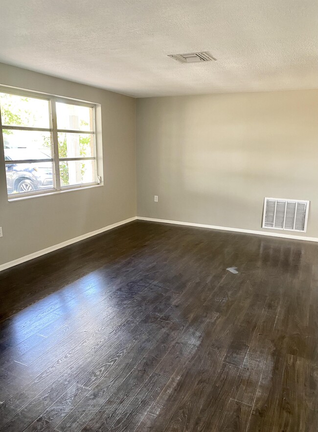 Building Photo - 6311 Edenmore Ave