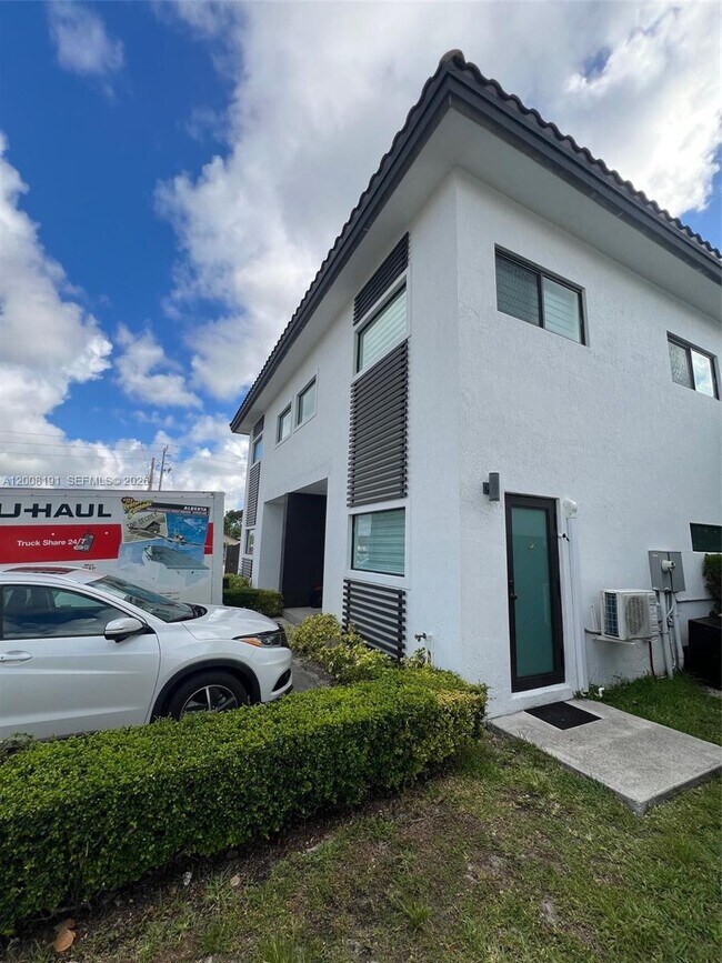 Building Photo - 20007 SW 122nd Ct