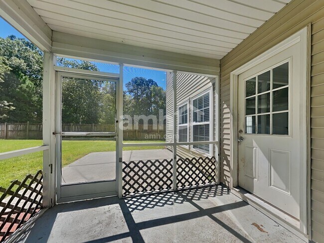 Building Photo - 4987 Harthill Ave