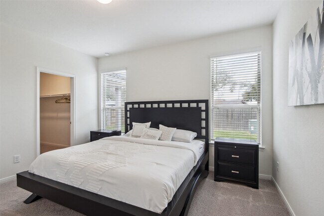 Building Photo - 2877 Grand Anse Dr