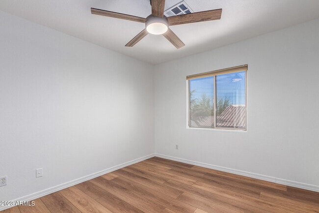 Building Photo - 8001 W Carolina Dr