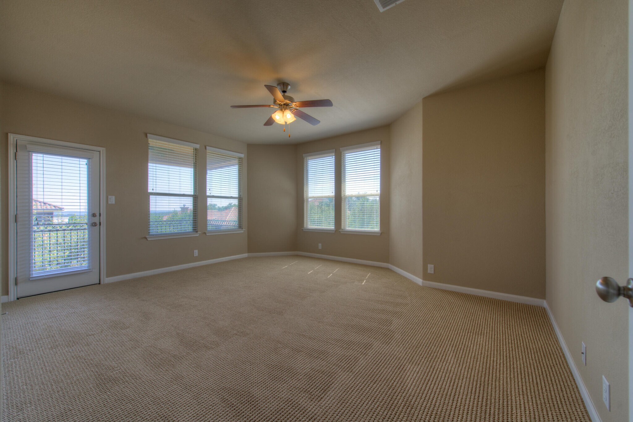 Building Photo - 405 S Meadowlark St