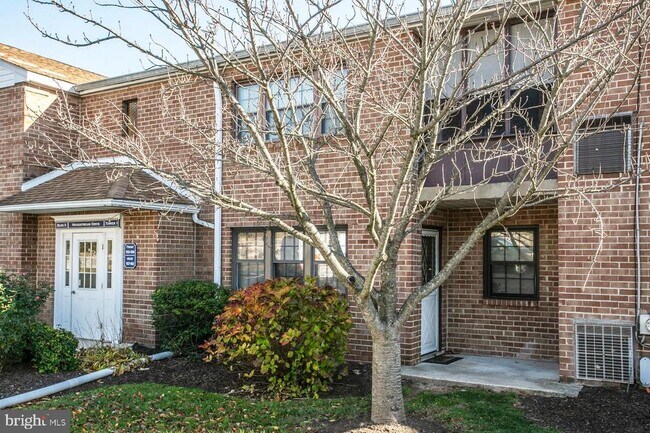 Building Photo - 154 Woodstream Dr