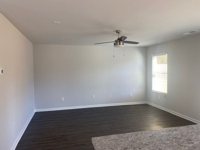 Building Photo - Townhome in Lincoln