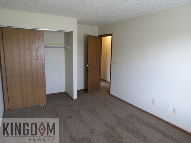 Building Photo - 7070 Tomahawk Trl Renoldsburg, OH 43068
