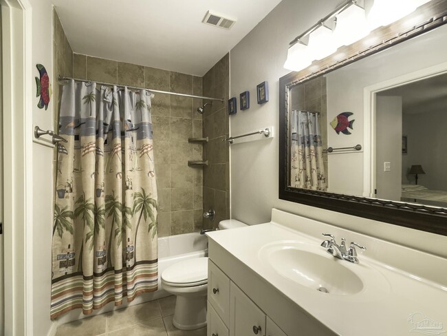 Building Photo - 13500 Sandy Key Dr