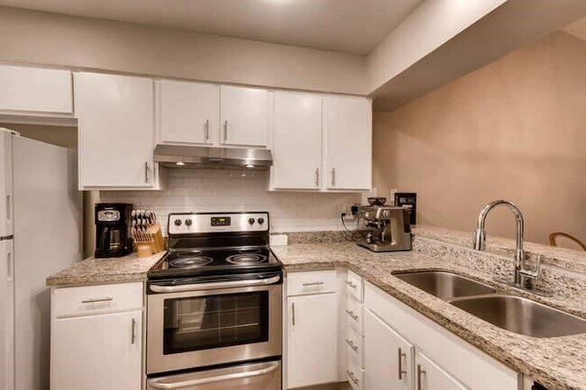 Building Photo - 5313 Indio Dr