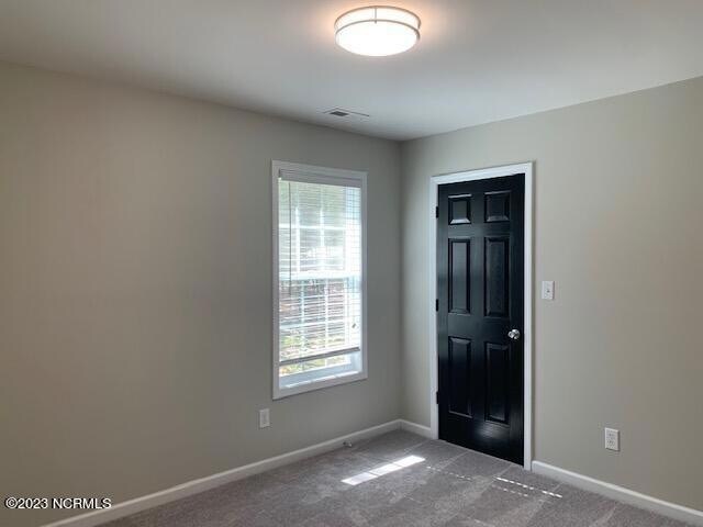 Building Photo - 862 Blue Bird Dr