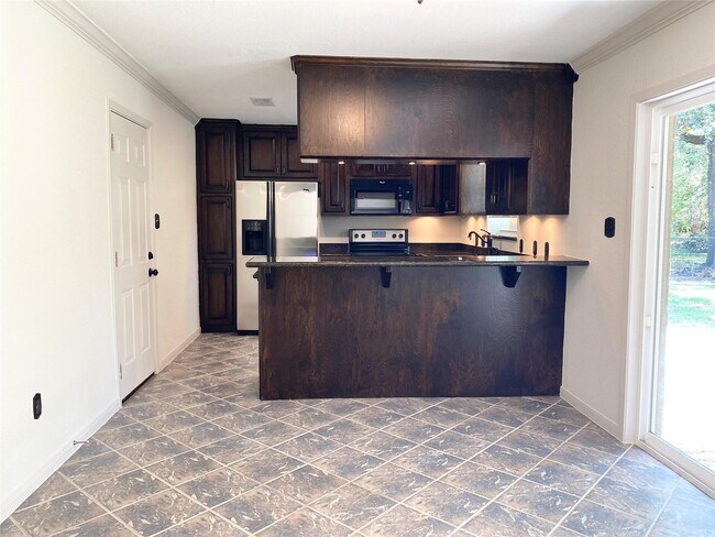 Building Photo - 26411 Maplewood Dr