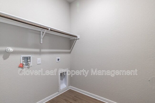 Building Photo - 311 Nespral Dr