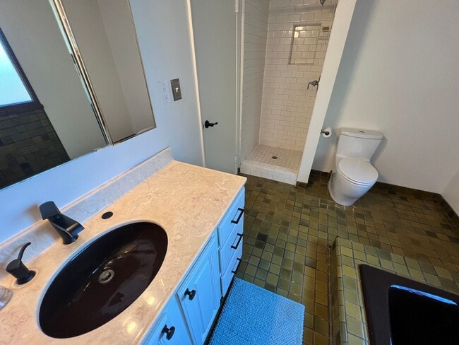 Building Photo - SPACIOUS FOUR BEDROOM TWO AND HALF BATH CH...