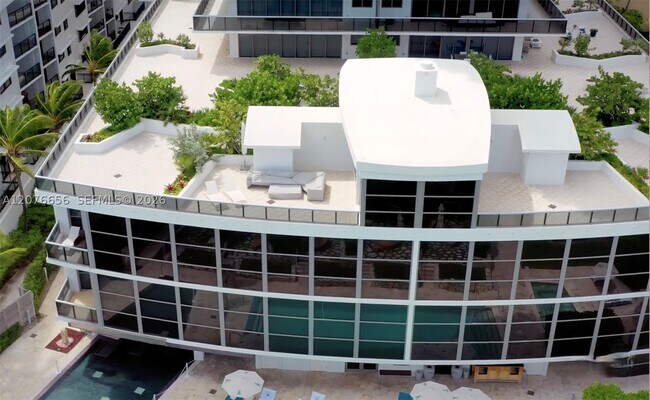 Building Photo - 5875 Collins Ave