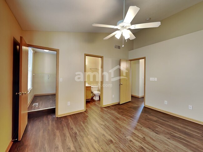 Building Photo - 7711 Powers Ridge Dr