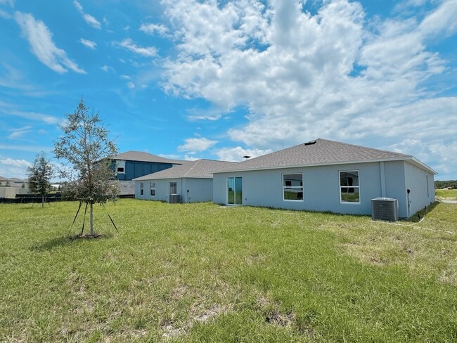 Building Photo - 3079 Totem Rd