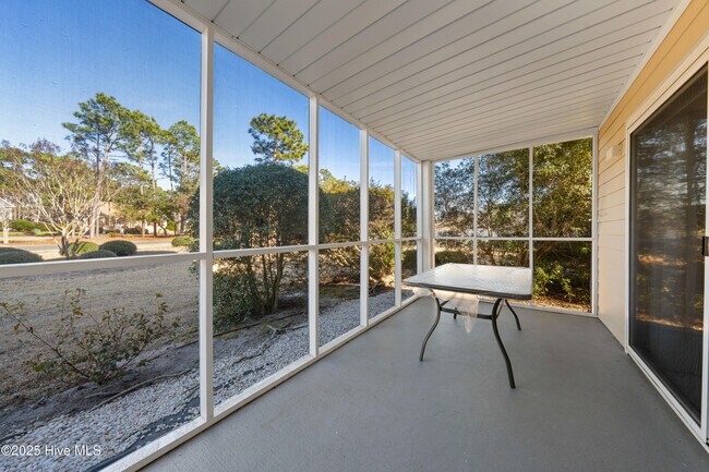 Building Photo - 3350 Club Villas Dr