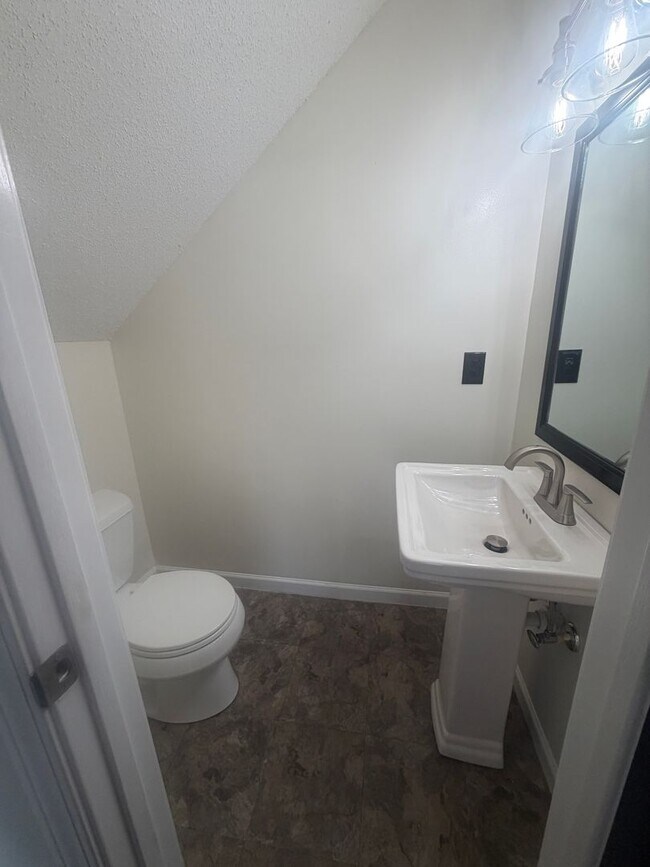Building Photo - 1755 Polaris Dr