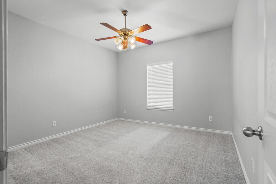 Building Photo - 12404 Pinestraw Rd