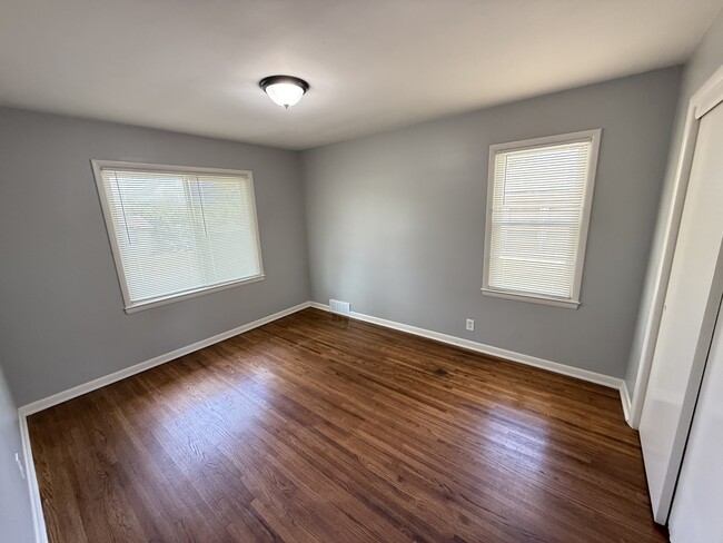 Building Photo - 5331 N 45th St