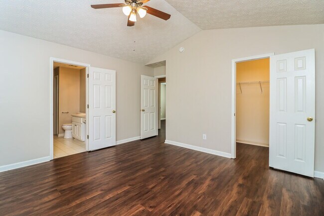 Building Photo - 36 Dewey Dr