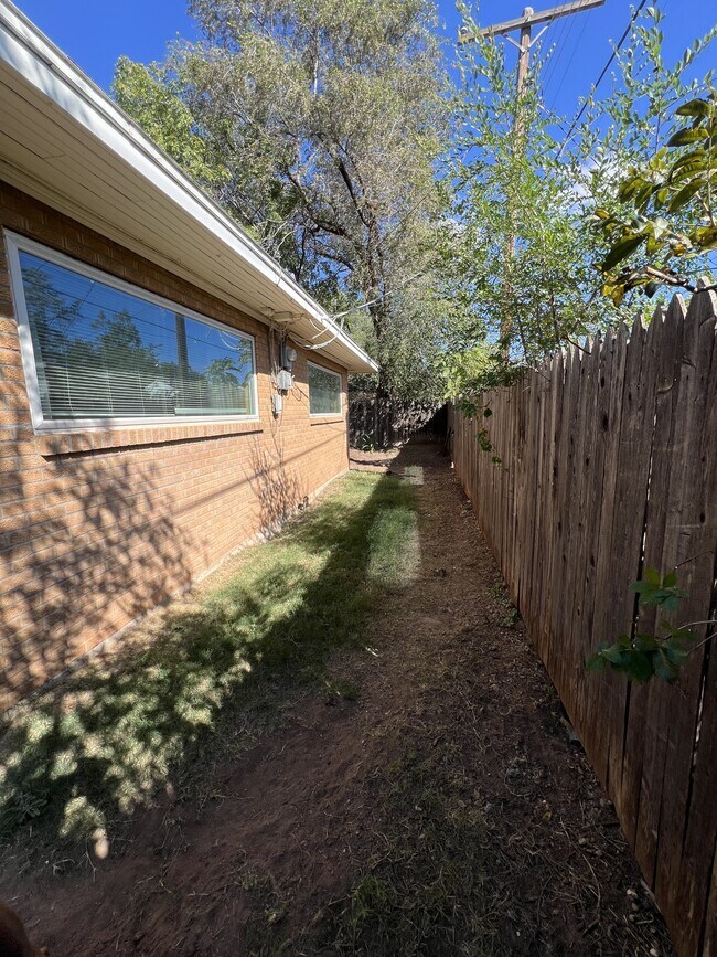 Building Photo - 2615 27th St