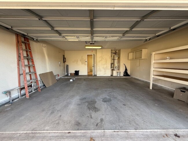 Building Photo - 4 Bed Brick Home! Zia School District! - Pets Welcome!!!