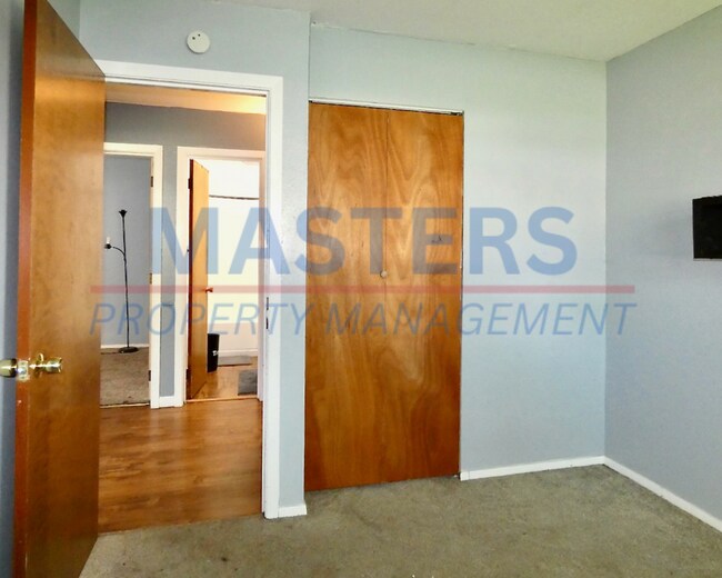 Building Photo - Spacious 4-Bedroom Home with 2 Full Baths & Detached Garage
