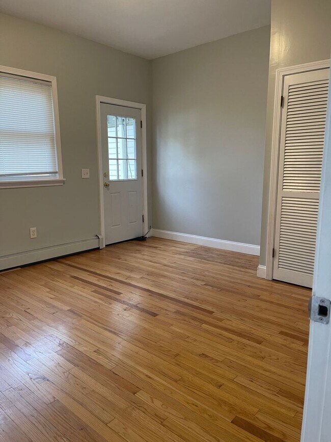 Building Photo - 1559 Smith St