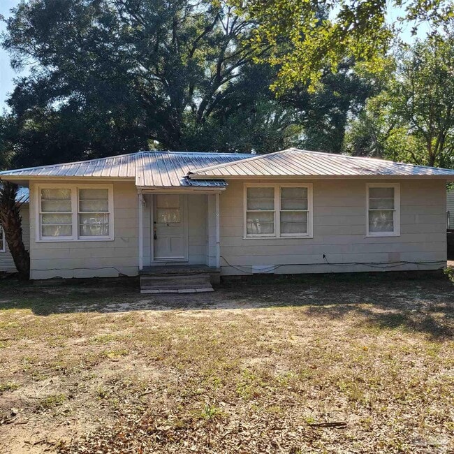 Primary Photo - 125 Rue Max St