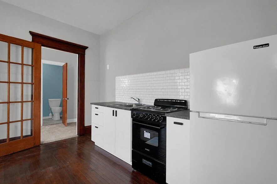 Building Photo - 193 Central Ave