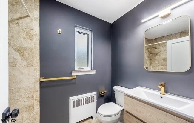 Building Photo - 85 Troy Dr