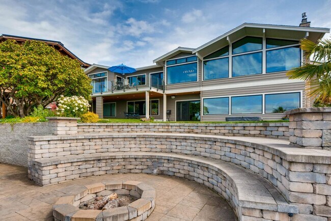 Building Photo - Blue Ridge Waterfront Home