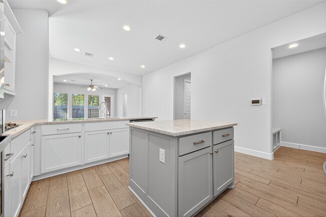 Building Photo - 16010 Harvest Moon Ct