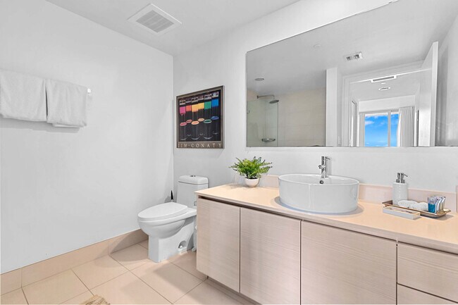 Building Photo - 2602 Hallandale Beach Blvd