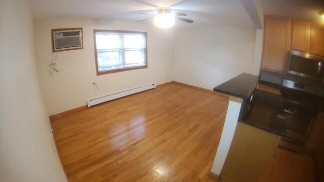 Building Photo - 1124 Dunlop Ave