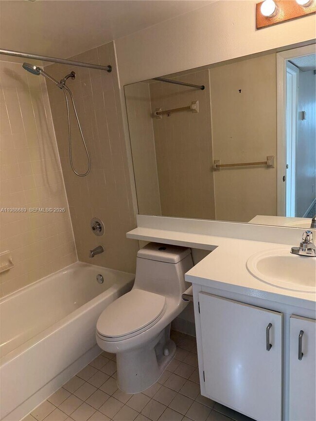 Building Photo - 550 S Park Rd