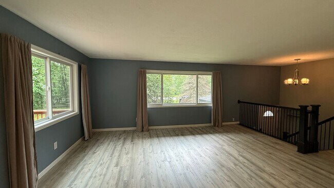 Building Photo - 20251 Eagle River Rd