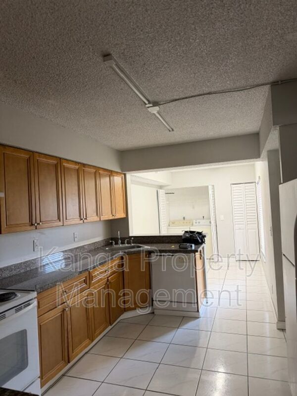 Building Photo - 11449 NW 35th St