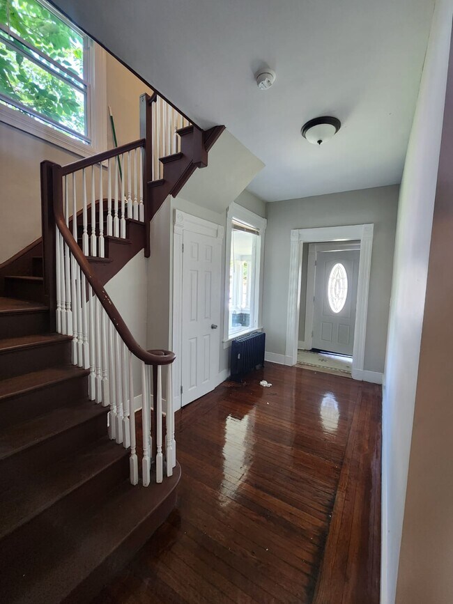 Building Photo - 286 Norton St