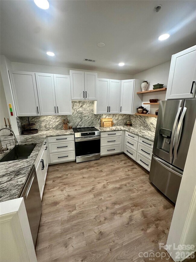 Building Photo - 18823 Cloverstone Cir
