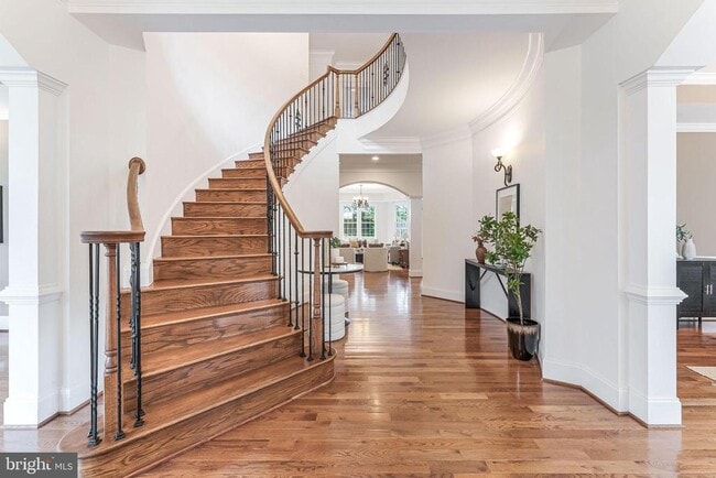 Building Photo - 829 Golden Arrow St