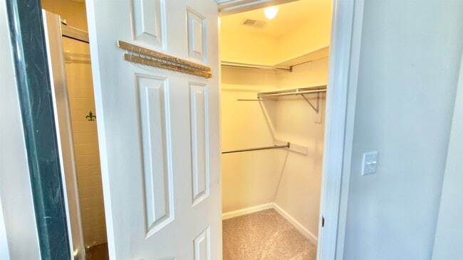 Building Photo - 275 Home Pl