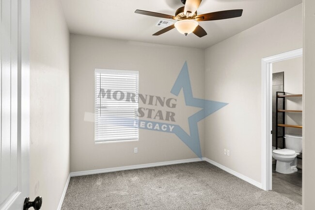 Building Photo - 4 bedroom with 3 bathrooms!!!!